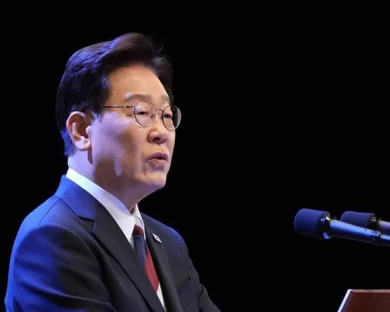 牛弹琴：一觉醒来	，特朗普向朝韩发出强烈信号，信息量很大