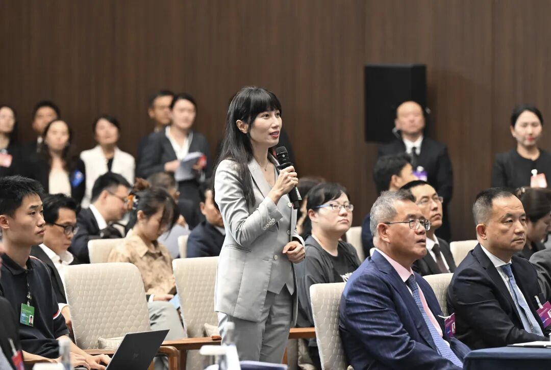 第38次上海市市长国际企业家咨询会议举行新闻发布会	，朱忠明市长答记者问